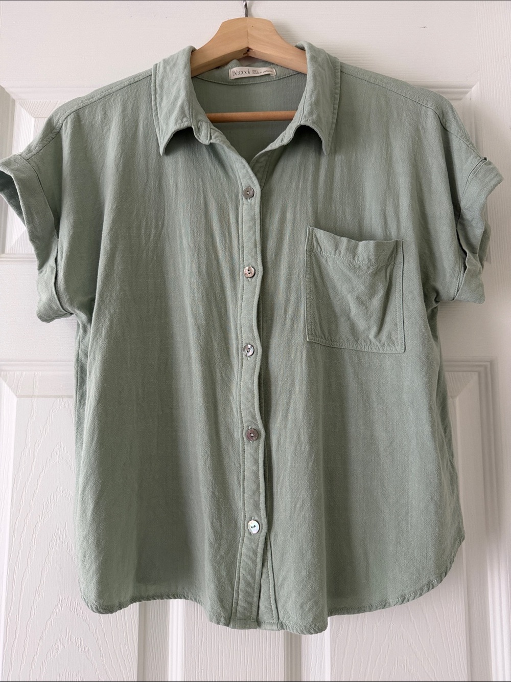 BE COOL Sage Green Short-Sleeve Button-Down Shirt